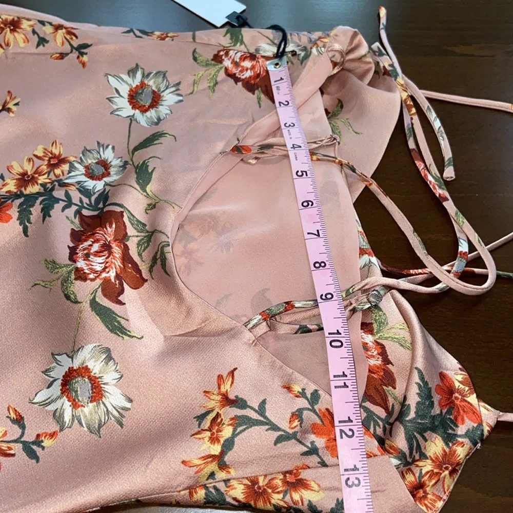 Elegant Dark Blush Floral Slip Dress, size M by ASTR The Label - Picture 16 of 16